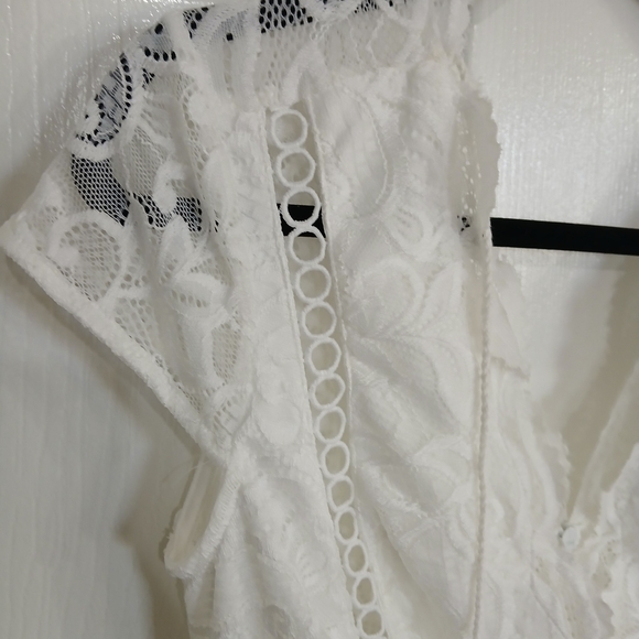 Hello Molly White Lace V-Neck Mini Romper Boho Sexy Romantic Bridal Resortwear - Picture 6 of 12